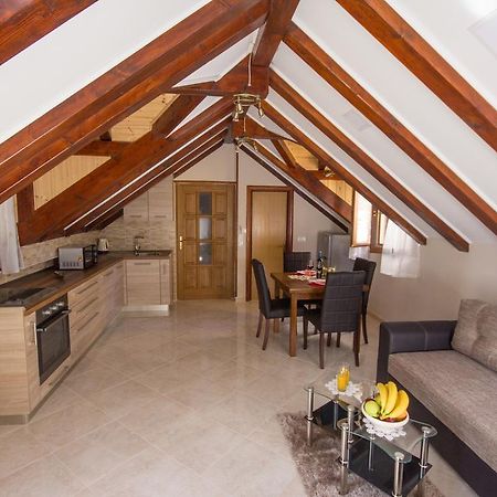 Apartment Niko Kastel Stari Kaštela 客房 照片
