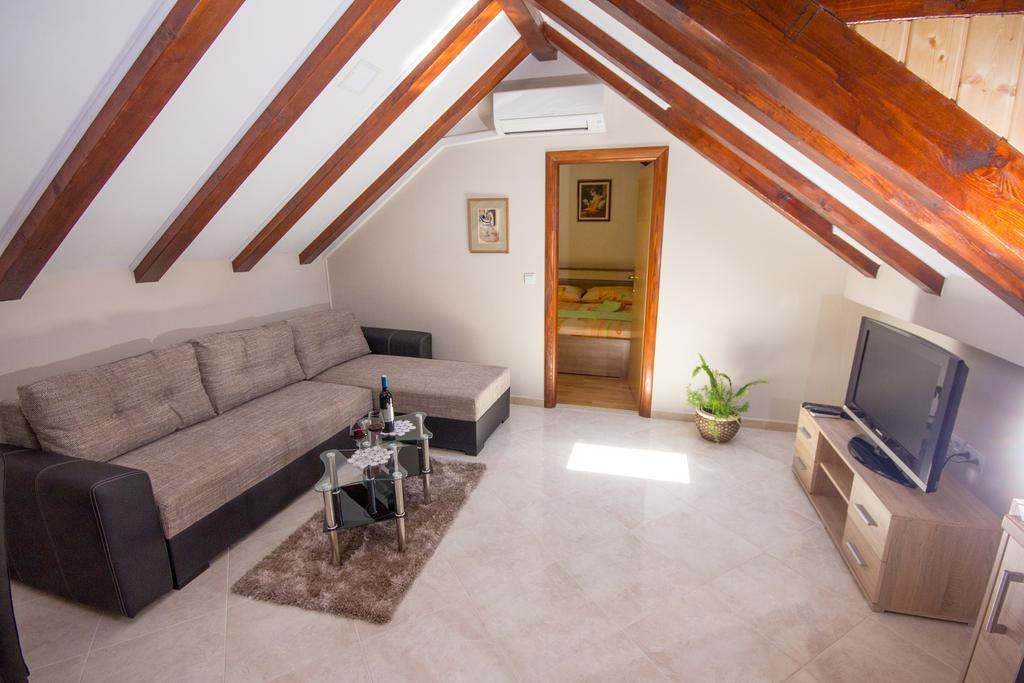 Apartment Niko Kastel Stari Kaštela 客房 照片